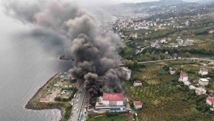Trabzon Akçaabat'ta AVM yangını