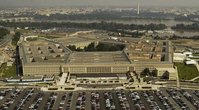 Trump'tan Pentagon'a yeni isim: "Savaş Bakanlığı"