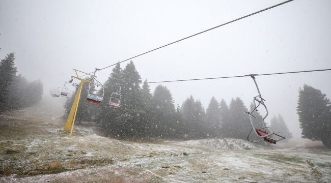 Bursa Uludağ'da sezonun ilk karı yağdı