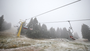 Bursa Uludağ'da sezonun ilk karı yağdı