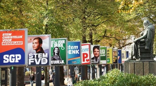 Hollanda seçimlerinde libarellar zafer kazandı
