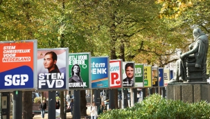 Hollanda seçimlerinde libarellar zafer kazandı