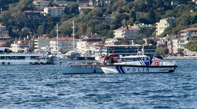 İstanbul Boğazı'nda tekne ile kano çarpıştı