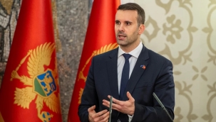 Karadağ'dan Türk vatandaşlarına vize şartı