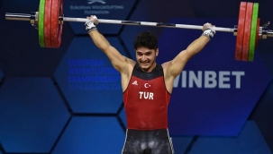 Milli halterci M. Furkan Özbek dünya şampiyonu