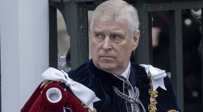Prens Andrew bütün kraliyet ünvanlarını bıraktı