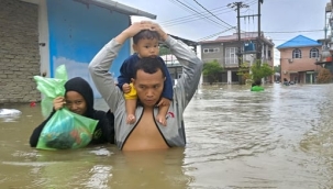 Endonezya'da şiddetli yağış: 303 can kaybı