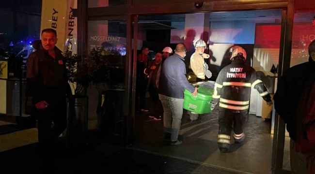 Hatay'da oto galeride yangın: 2 ölü