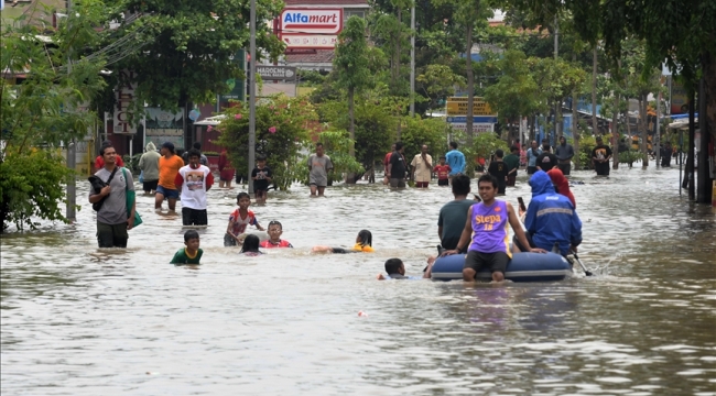 Endonezya'da sel: Can kaybı 500'ü aştı