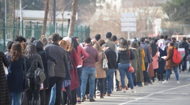 Türkiye'de işsiz sayısı 11 milyon 890 bine ulaştı