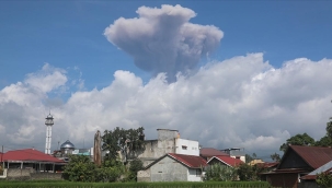 Endonezya'da Marapi Yanardağı patladı