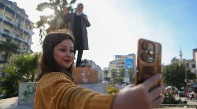 Lazkiye'de kadın memurlara makyaj yasağı 