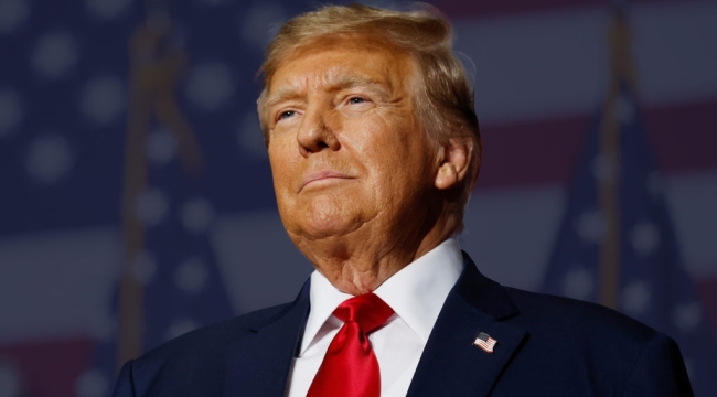 Trump'tan İran halkına: "Protestolara devam edin"