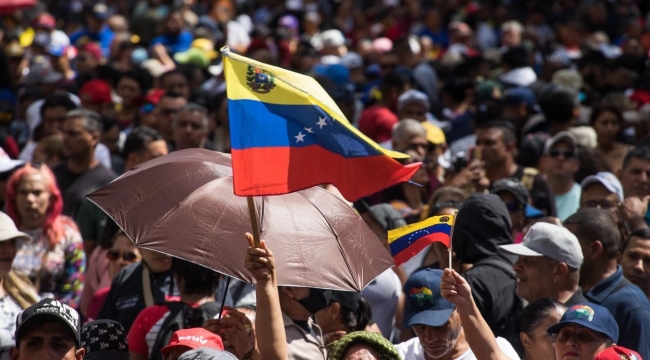 Venezuela yedi günlük yas ilan etti