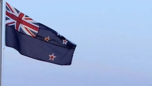 Yeni Zelanda Tahran'daki elçiliğini askıya aldı