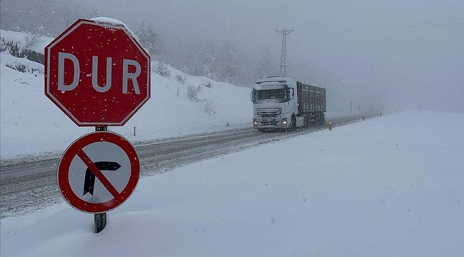 Zorguldak'ta kar: 82 köy yolu ulaşıma kapandı