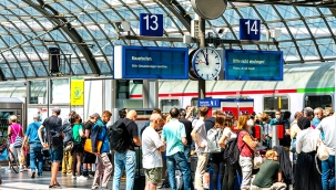 Almanya'da 100 bin ulaşım işçisinden grev kararı