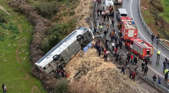 Antalya'da yolcu otobüsü devrildi: 9 can kaybı