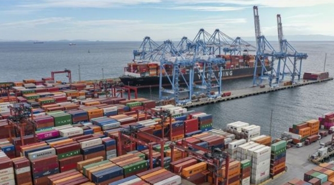 Bakan Bolat: "Ocak ayında ihracat %3,9 geriledi"