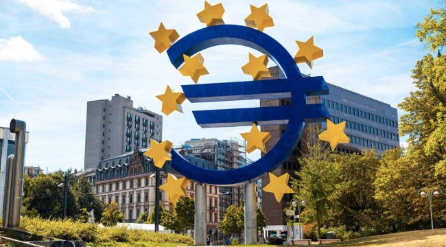 Euro Bölgesi'nde imalat PMI Şubat'ta 50,8'e çıktı