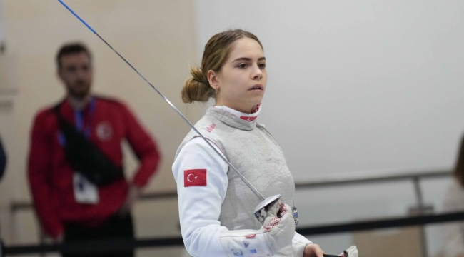 Milli eskrimci Alara Atmaca Avrupa şampiyonu