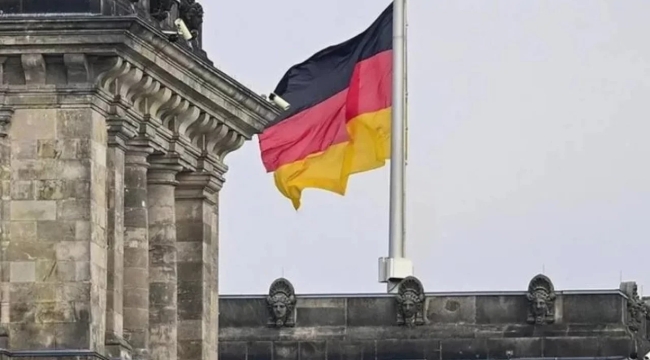 Almanya, Tahran Büyükelçiliğini tahliye etti