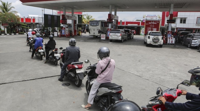 Endonezya, akaryakıt fiyatlarını sabit tutacak