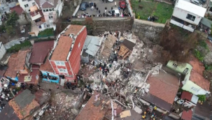 Fatih'te doğal gaz kaynaklı iki bina çöktü