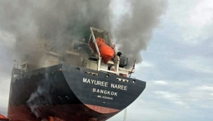 Hürmüz Boğazı'nda kargo gemisinde yangın