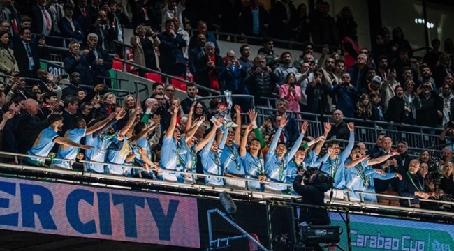 İngiltere Lig Kupası şampiyonu Manchester City 