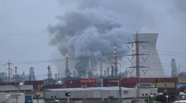 İran, Hayfa'da petrol rafinerisi vurdu