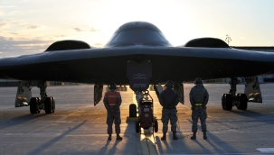 İran'ın balistik füze tesisleri B-2'lerle vuruldu