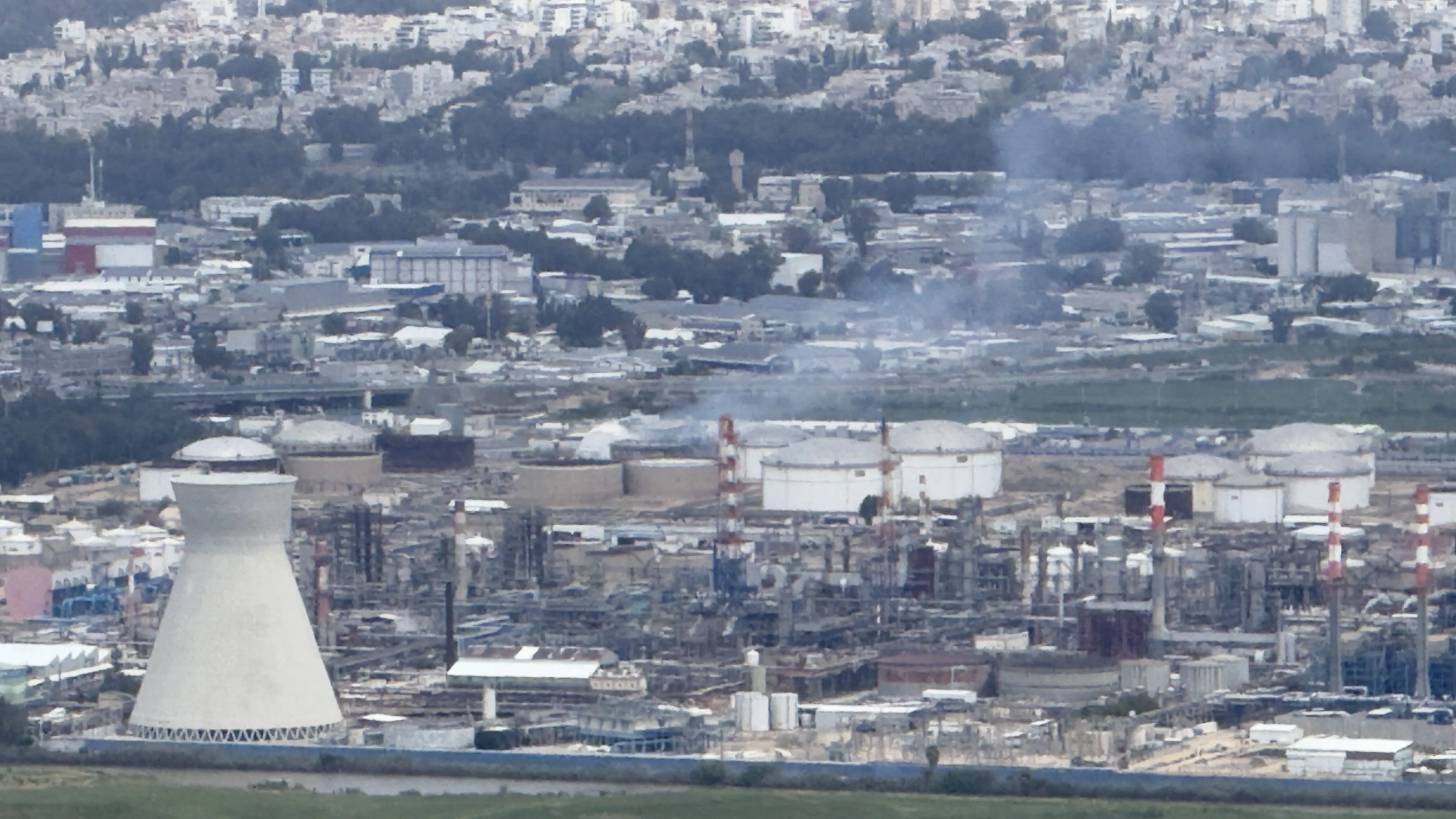 İran ve Hizbullah, Hayfa'da petrol rafinerisi vurdu