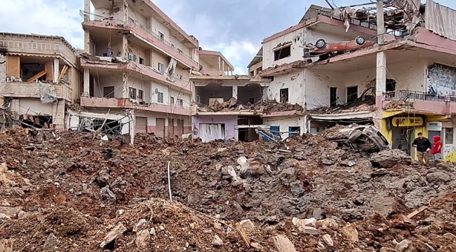 İsrail, Lübnan köyüne saldırdı: 41 ölü, 40 yaralı