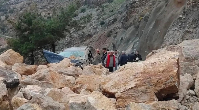 Mersin-Antalya karayolunda heyelan