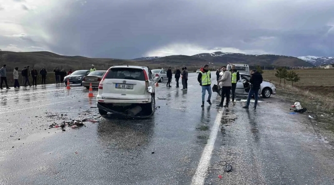 Sivas'ta zincirleme trafik kazası: 1 can kaybı