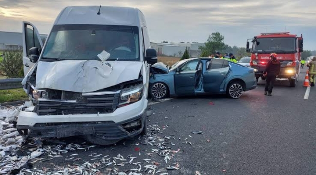 İzmir'de zincirleme trafik kazası: 3 ölü