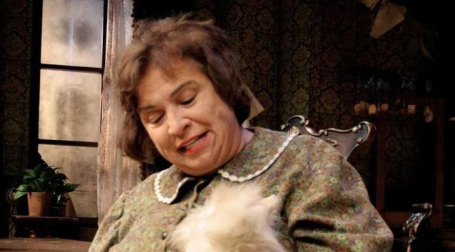 Tiyatro oyuncusu Feyha Çelenk hayatını kaybetti