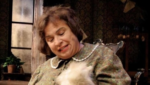 Tiyatro oyuncusu Feyha Çelenk hayatını kaybetti