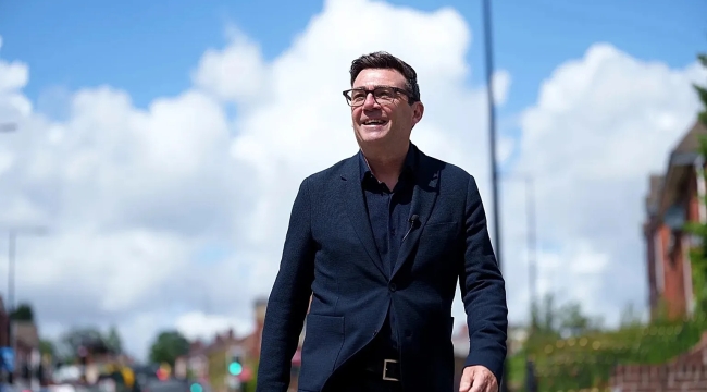Andy Burnham İşçi Partisi'nin yeni lideri oldu