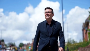 Andy Burnham İşçi Partisi'nin yeni lideri oldu