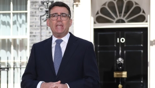 İngiltere'de yeni başbakan Andy Burnham oldu