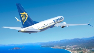 Ryanair uçuşunda pencere yerinden çıktı