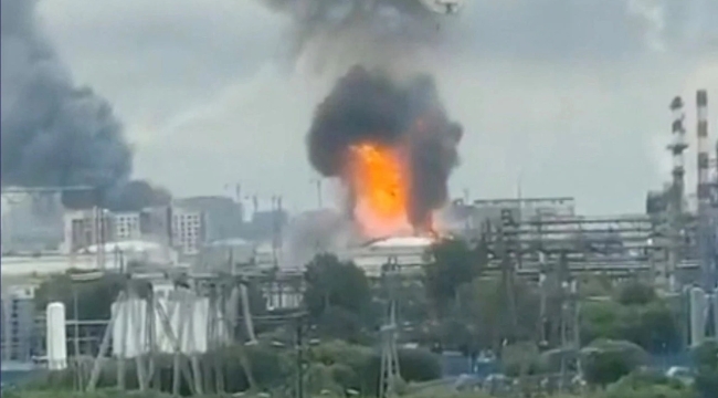 Ukrayna St. Petersburg'ta petrol tesisini vurdu